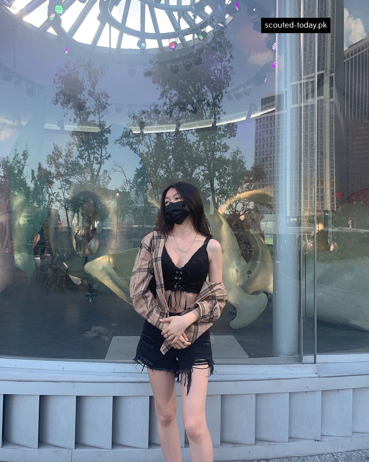Michelle Hu - image 4