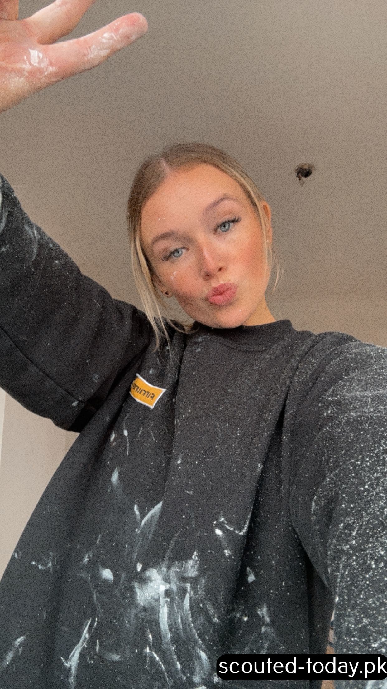 Laura Burton - Leaked - image 16
