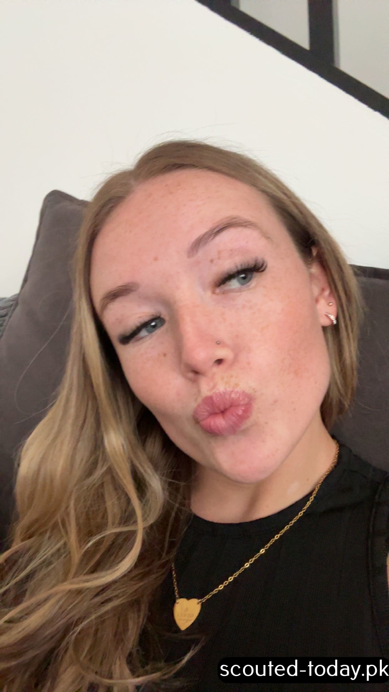 Laura Burton - Leaked - image 18