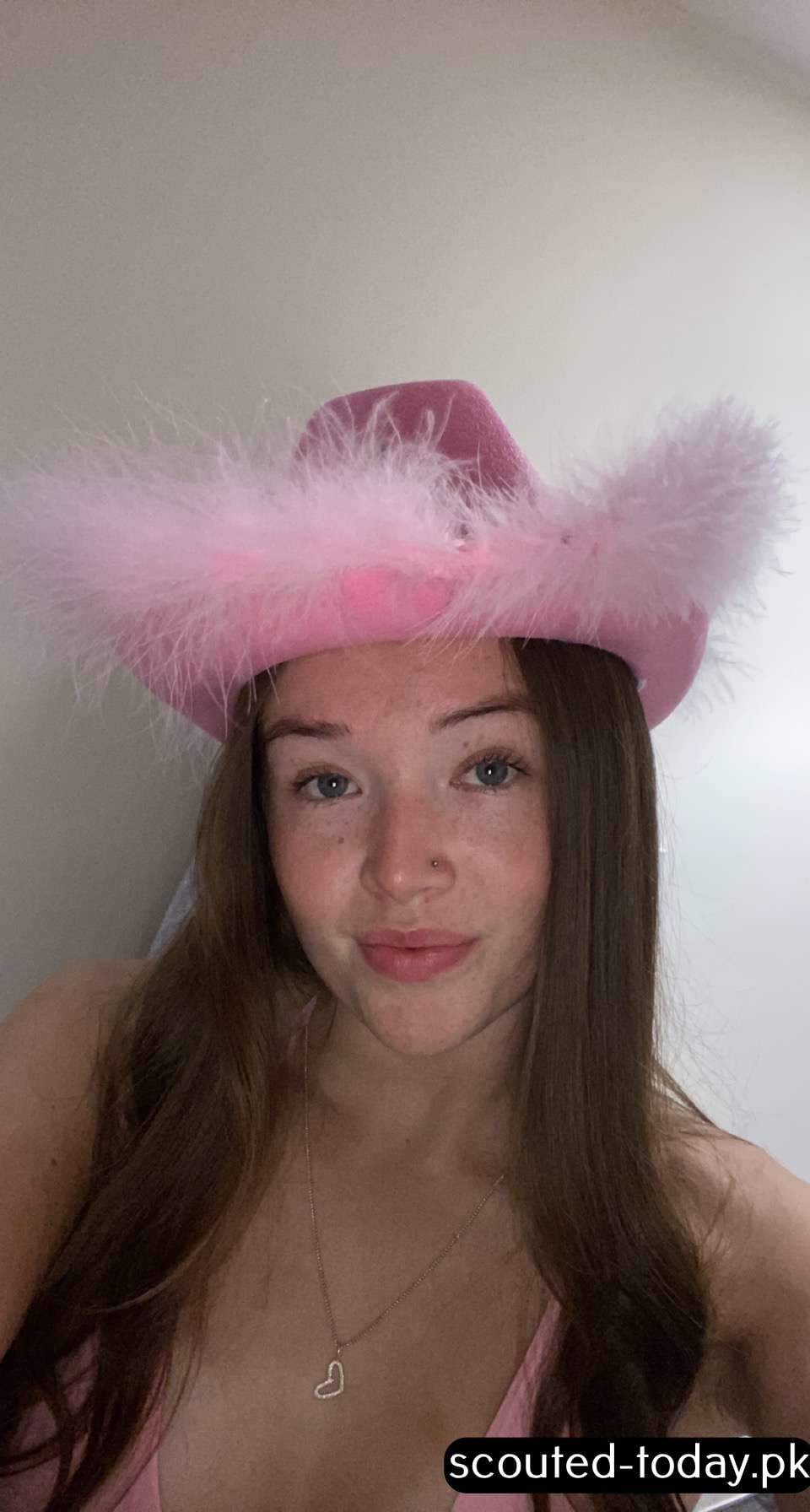 Laura Burton - Leaked - image 19