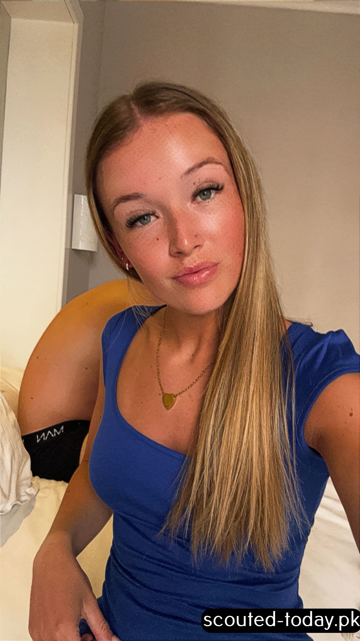 Laura Burton - Leaked - image 25