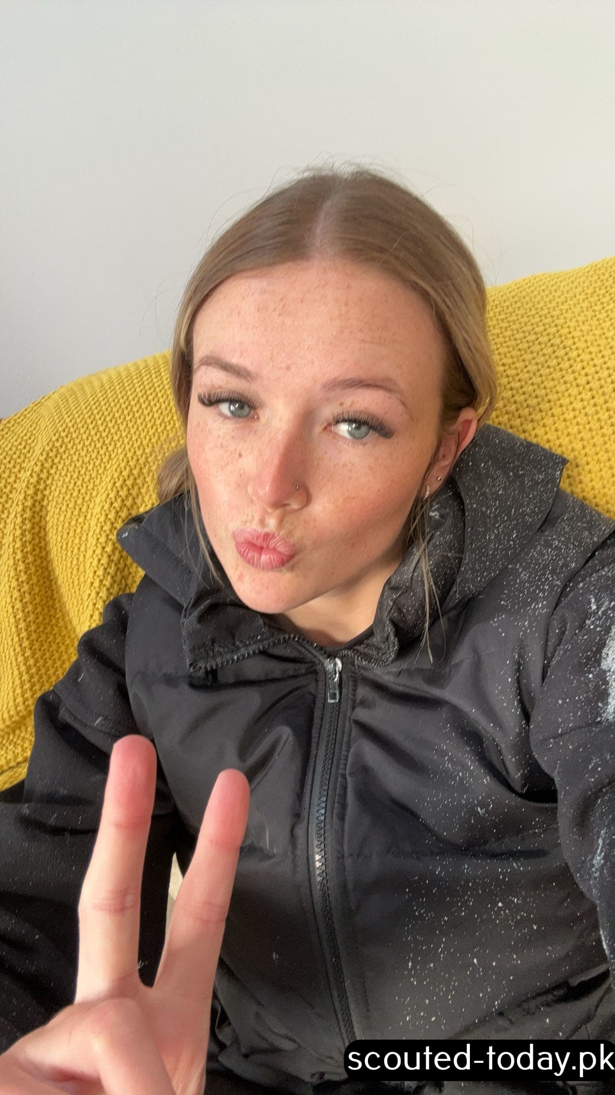 Laura Burton - Leaked - image 35