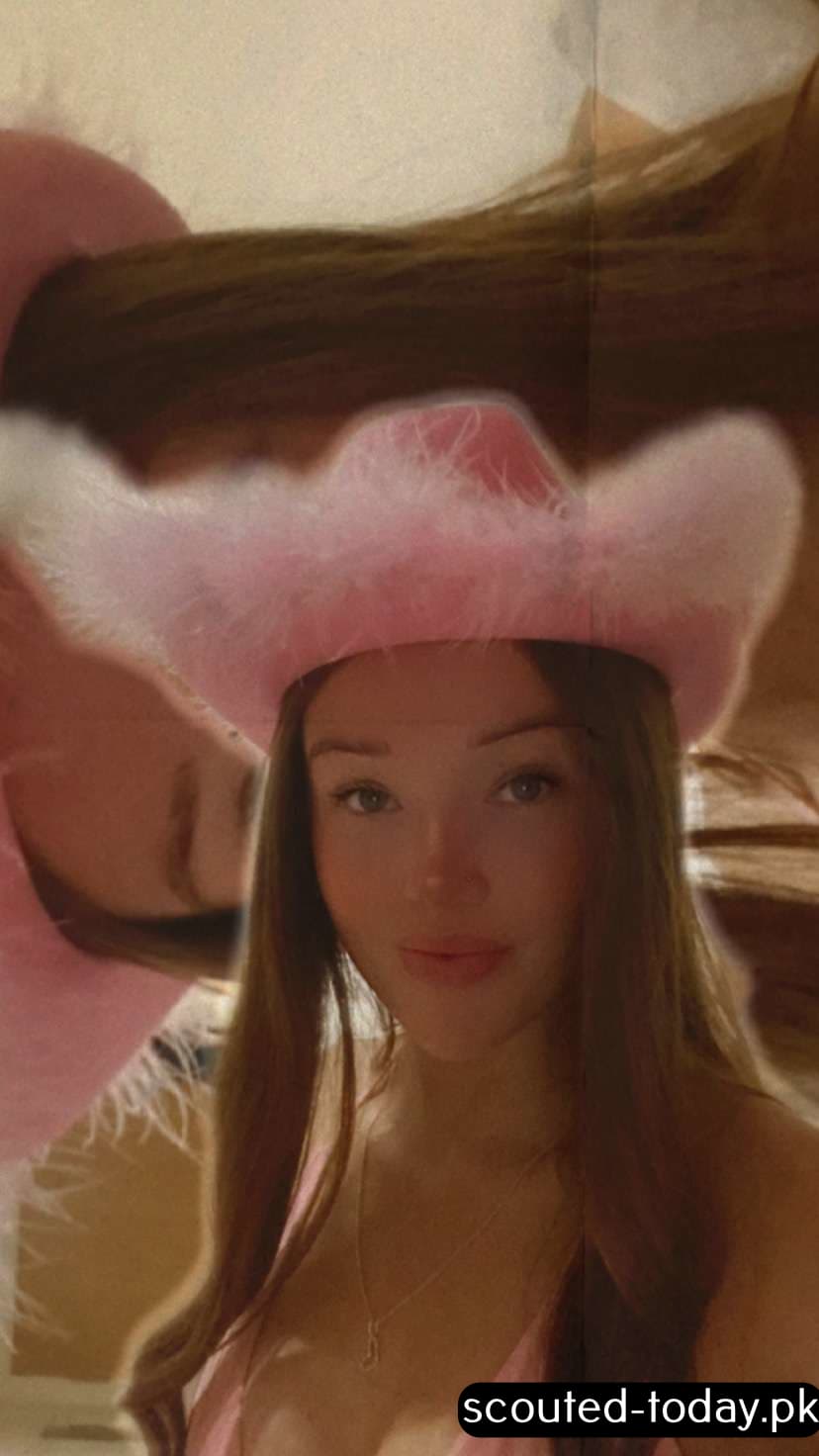Laura Burton - Leaked - image 42