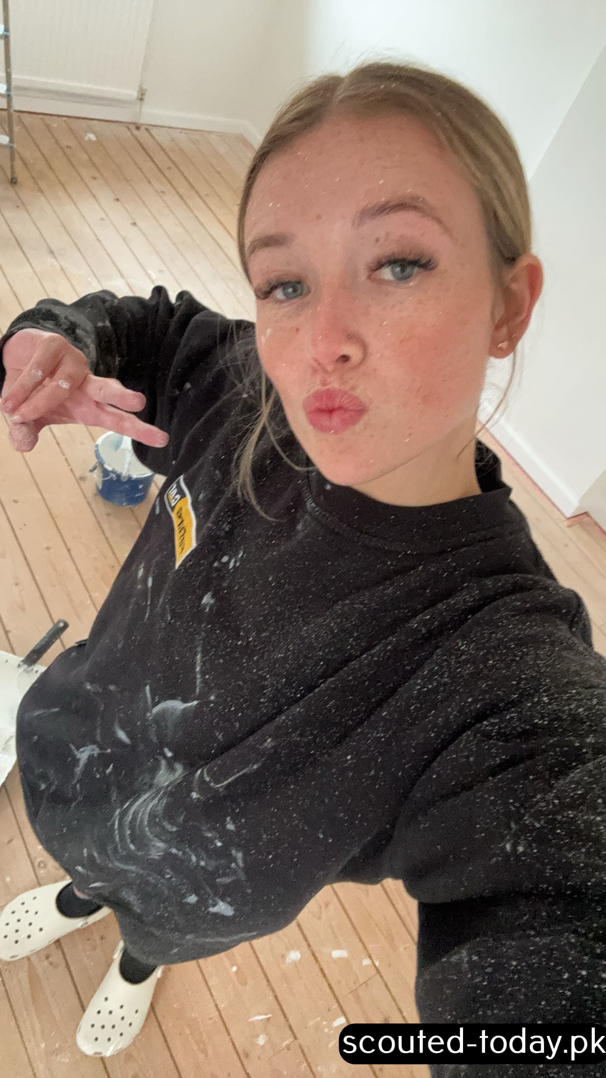 Laura Burton - Leaked - image 48